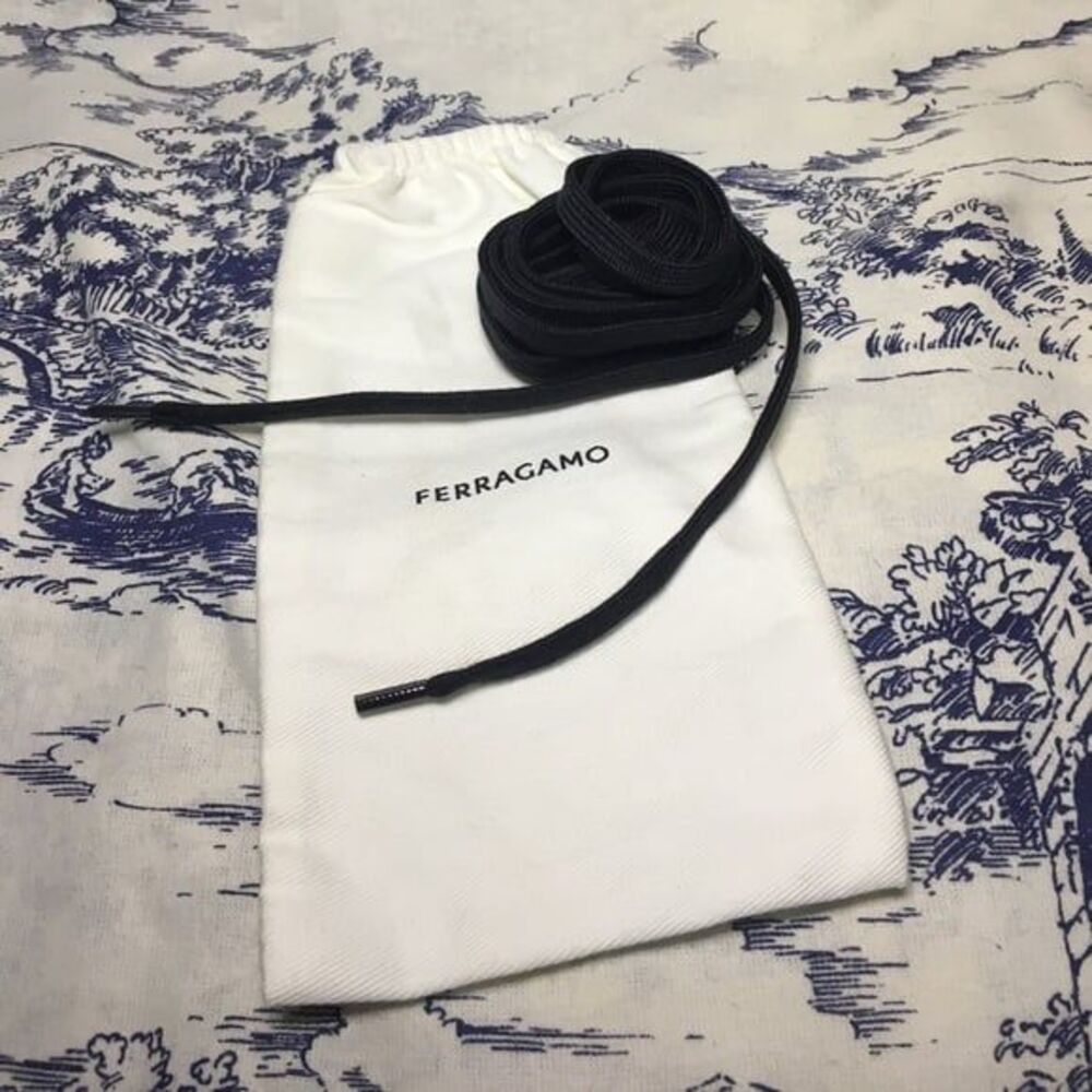 Ferragamo Black Sneaker shoe laces in white mini dust bsg